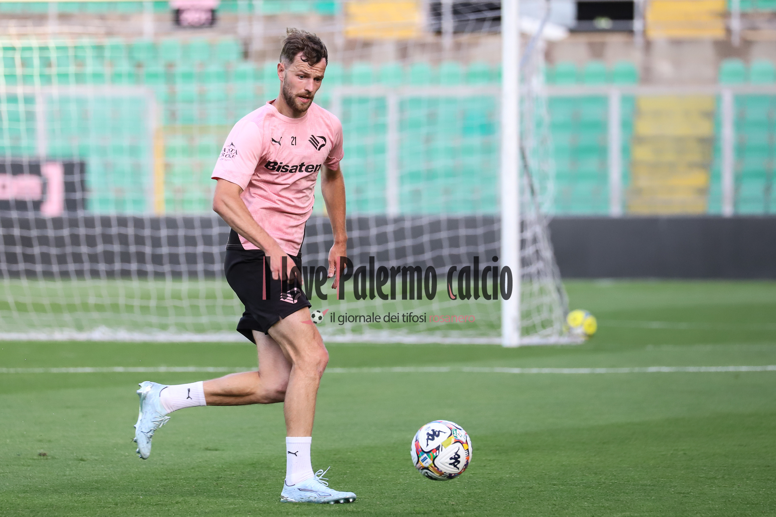Giornale di Sicilia: "Palermo, Le Douaron observed by Troyes. Vasic...