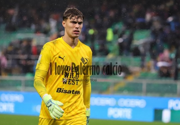 Palermo, Desplanches renews and goes on loan to Frosinone