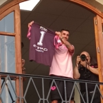 Palermo, Perin meets the rosanero people: "I know what this shirt...