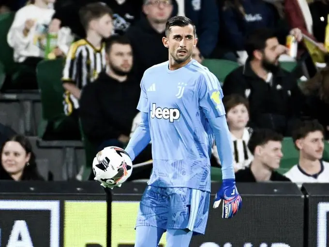 Romano: “Palermo in negotiations with Juventus for Perin”