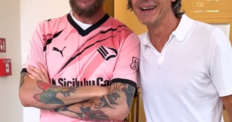 Palermo, a rosanero shirt for Jovanotti: special...