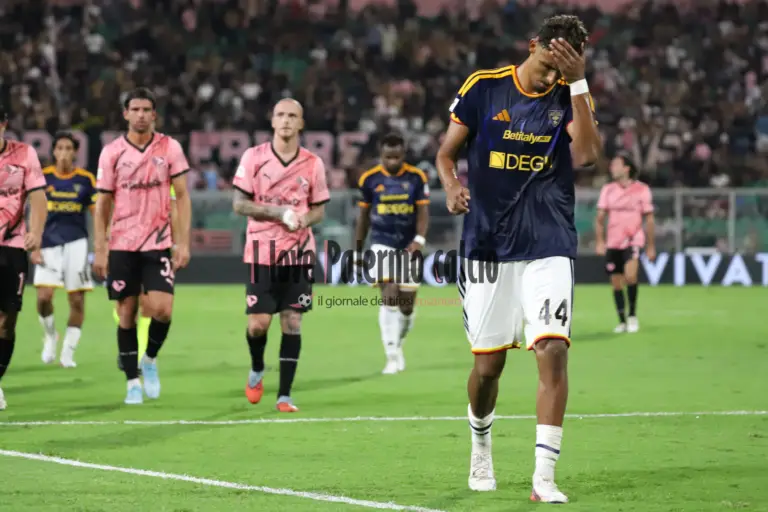 Puglia newspaper: "Lecce, bad evening at the Barbera: Palermo goes...