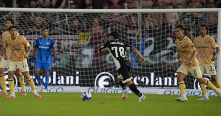 Corriere dello Sport: "Arezzo-Palermo 2-3, the report