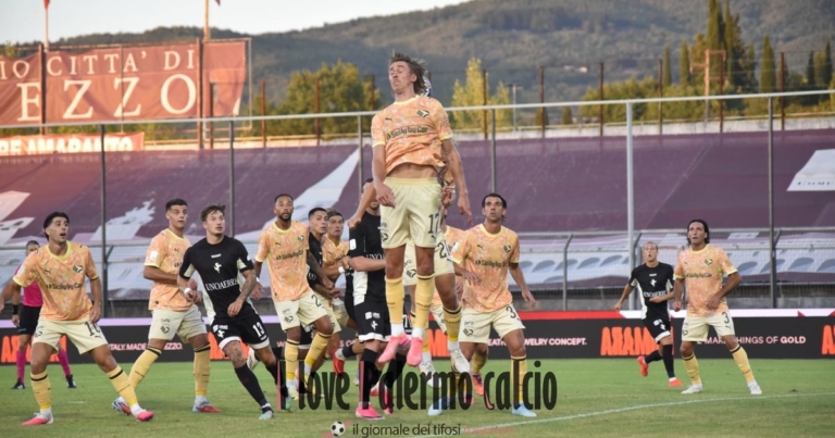 Palermo wins with thrill in Arezzo. Augello scores the