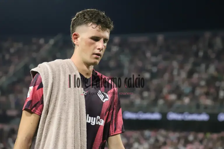 Palermo-Lecce, Fortin on social media: “A special debut”