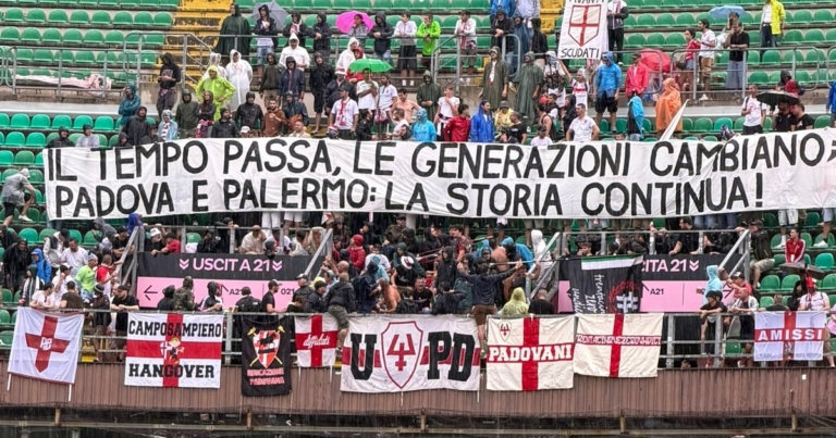 Palermo-Padova, the banner of the Biancoscudati fans at