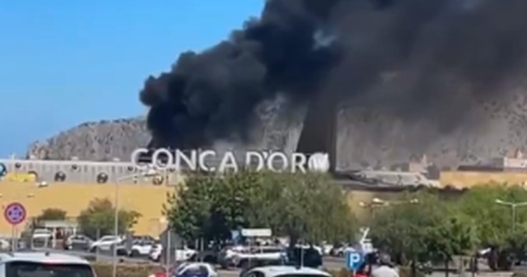 Palermo, fire at the Conca d'Oro shopping center