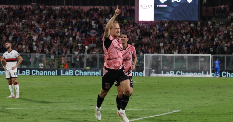 Palermo never stops, 3-1 against Sampdoria and first place
