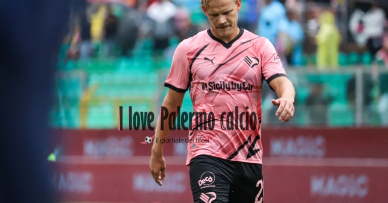 : "Palermo-Padova 2-1, le paginalle: 8 travers, Johnsen man
