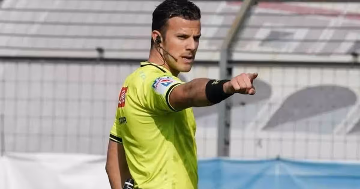 Palermo-Carrarese, arbitra Drigo. Arbitration of the