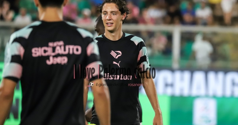 "Palermo, Bozzolan awaits his moment. Officer: "He's