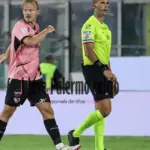 "Palermo, Pohjanpalo looks for takeoff. The Carrarese