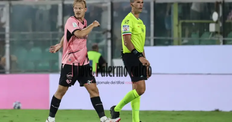 "Palermo, Pohjanpalo looks for takeoff. The Carrarese
